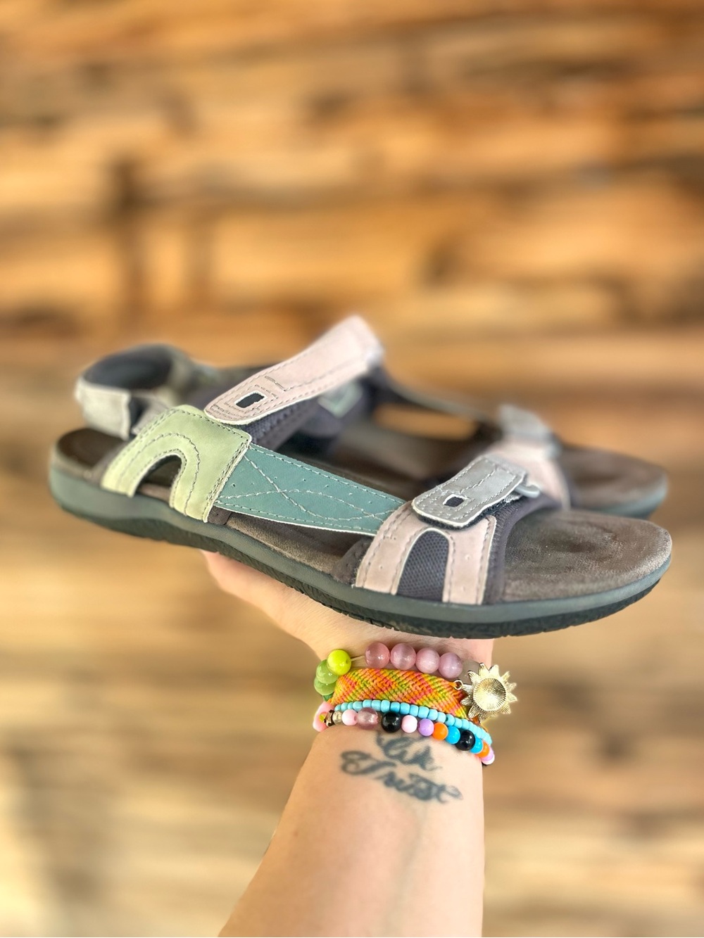 EARTH | Skylar Round Toe Lightweight Casual Flat Sandals 8.5 Women’s